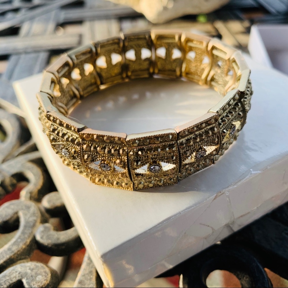 Very delicate cz stretch vintage bracelet. - Picture 4 of 5
